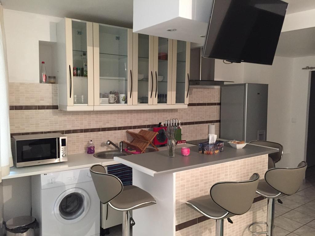 La Garde-Adhémar Appartement La Force الغرفة الصورة